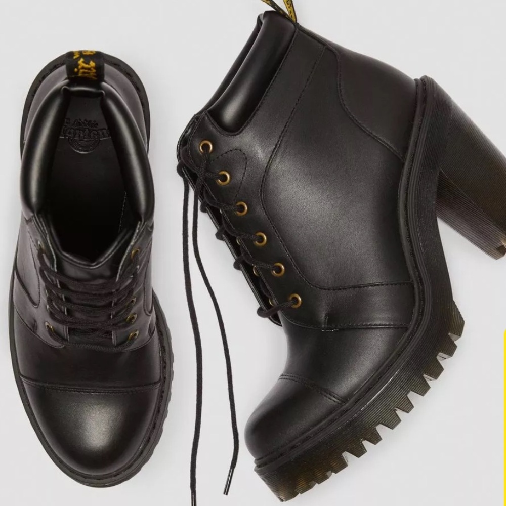 Dr. Martens AVERIL LEATHER HEELED ANKLE BOOTS Women 7